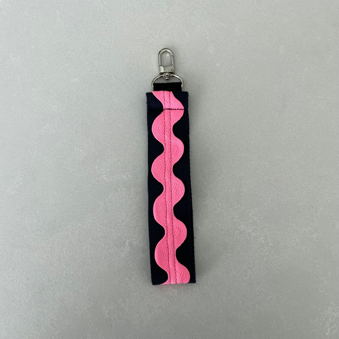 Wrist Strap Bright Pink Rick Rack